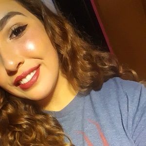 Meet your Posher, Mila